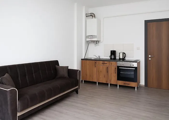 Livemore24 1 In 24-7 Check-in *